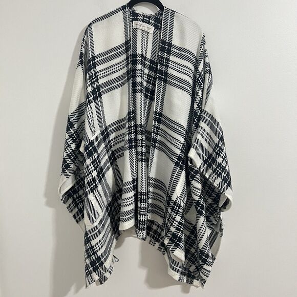 Abercrombie & Fitch Sweaters - Abercrombie & Fitch Plaid Poncho One Size White and Black Country Boho Classic